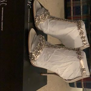 NEVER WORN BEFORE